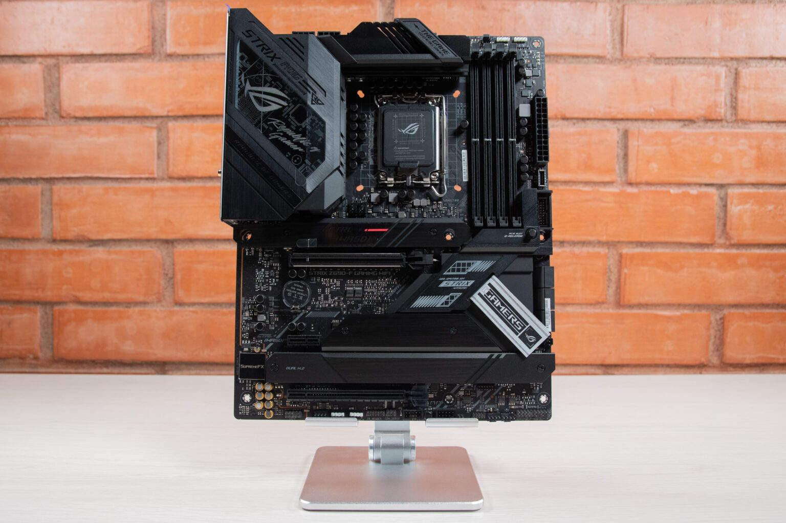 Revisi N De La Placa Madre Rog Strix Z F Gaming Wifi Para