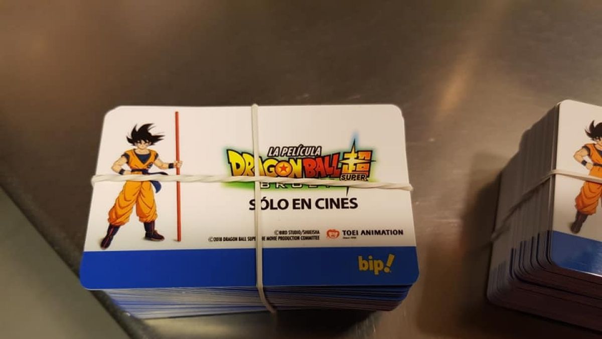 Metro de Santiago de Chile lanza tarjetas de Dragon Ball