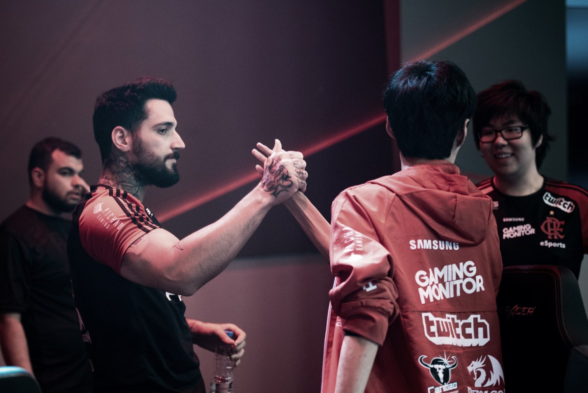 La consejera del Flamengo llama «frikis autistas» a los jugadores de LoL