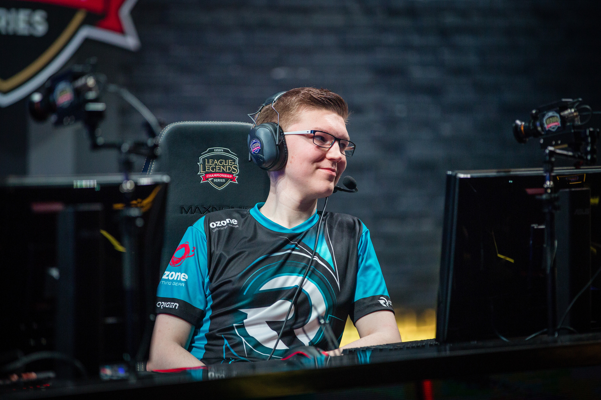 Misfits se hace con los servicios de Hiiva