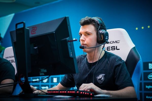 DickStacy es forzado a cambiar su firma para la IEM Katowice