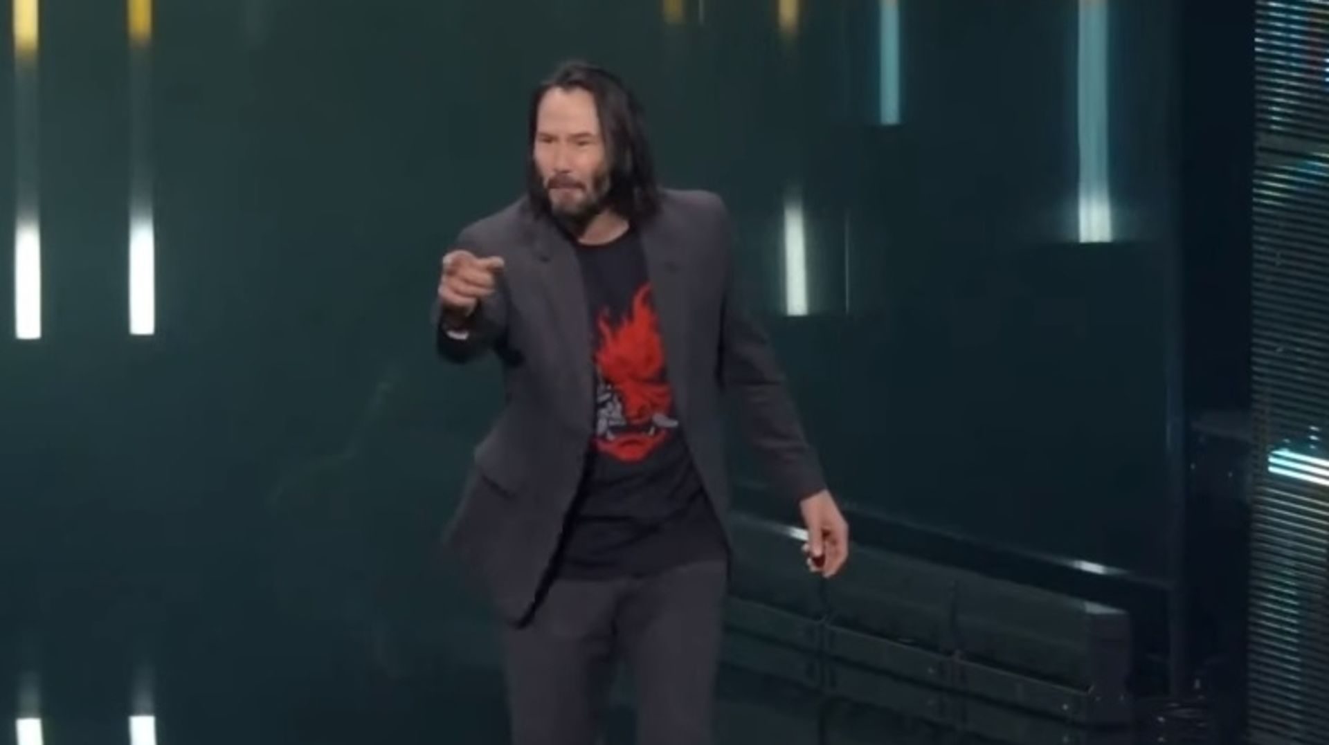 Fan que elogió a Keanu Reeves pide que donen a caridad a cambio de su edición coleccionista de CyberPunk 2077