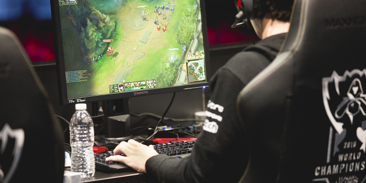 G2 Esports vs Counter Logic Gaming at the 2016 World Championship - Group Stage at the Bill Graham Civic Auditorium in San Francisco, California, USA on 29 September 2016.