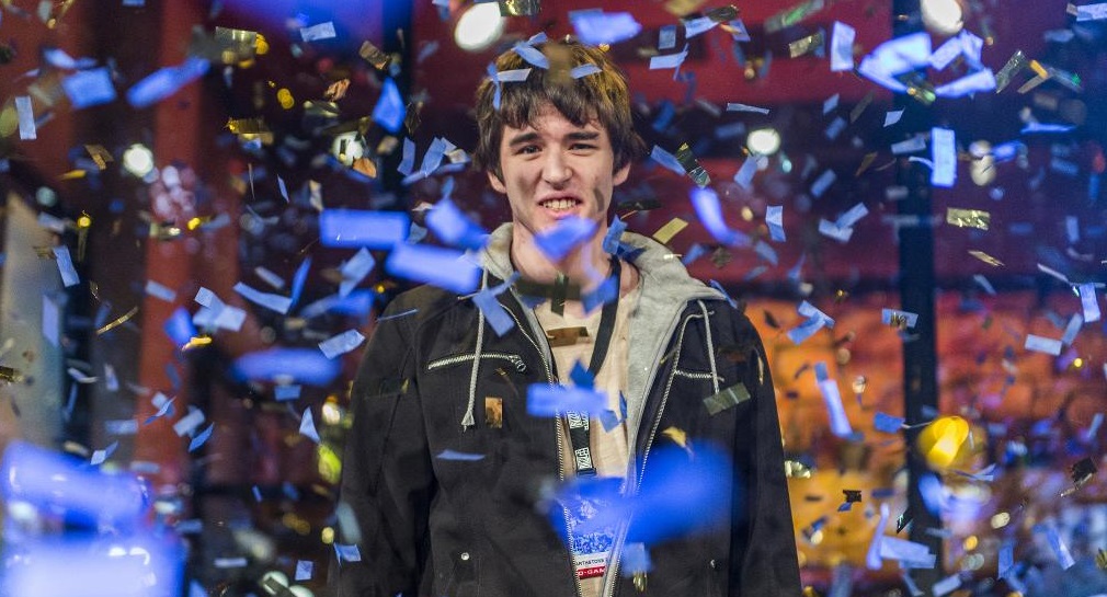 El jugador Firebat se une al equipo Cloud 9