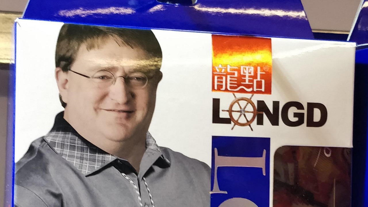 ¿Broma? Gabe Newell se convierte en modelo de ropa interior XL