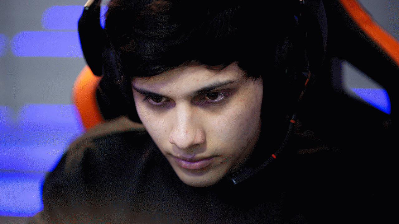 Choisix sale de Infinity y se queda sin equipo