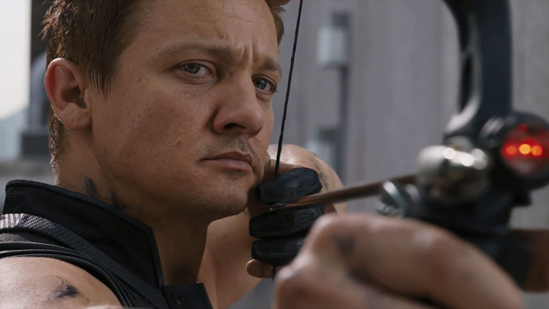 Fotos del set de Avengers 4 podrían confirmar el disfraz de Ronin para Hawkeye
