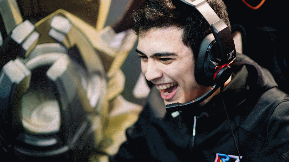 Rainbow7 sacó a relucir el Pyke-Yuumi y derrotó a Pixel