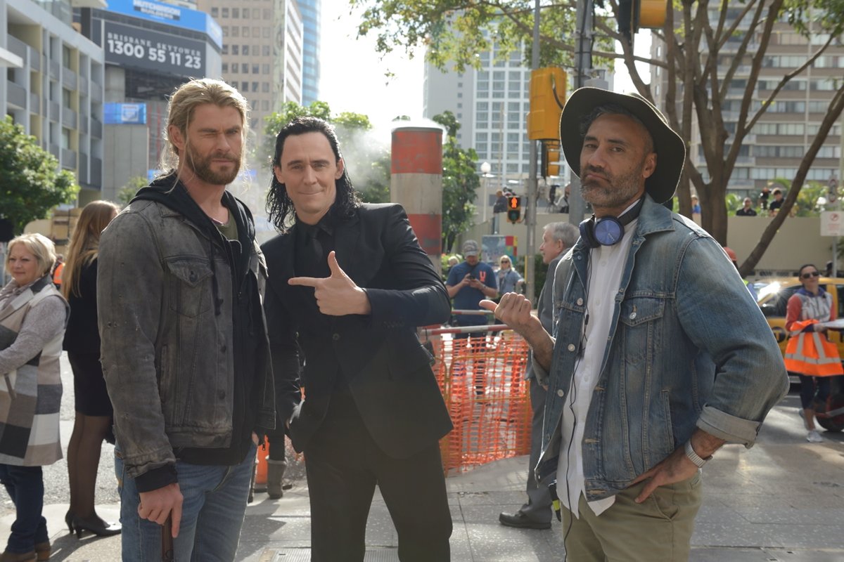 Director de Thor: Ragnarok responde épicamente sobre críticas hacia su comedia