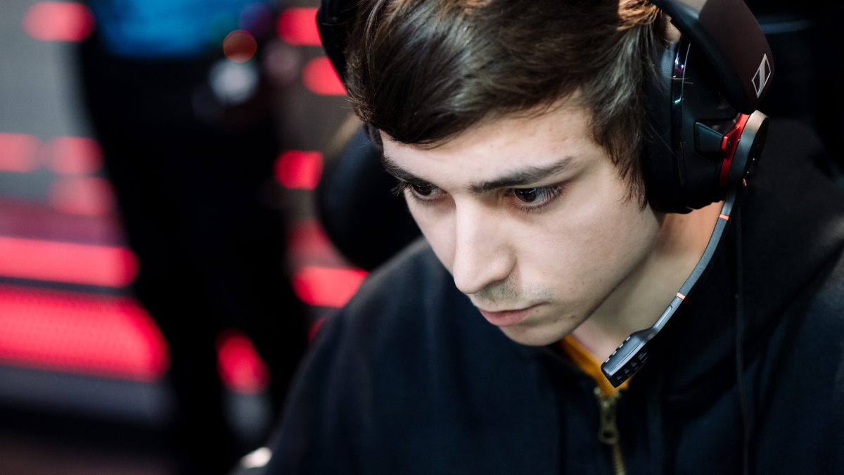Pixel Esports Club se llevó un punto importante frente a R7