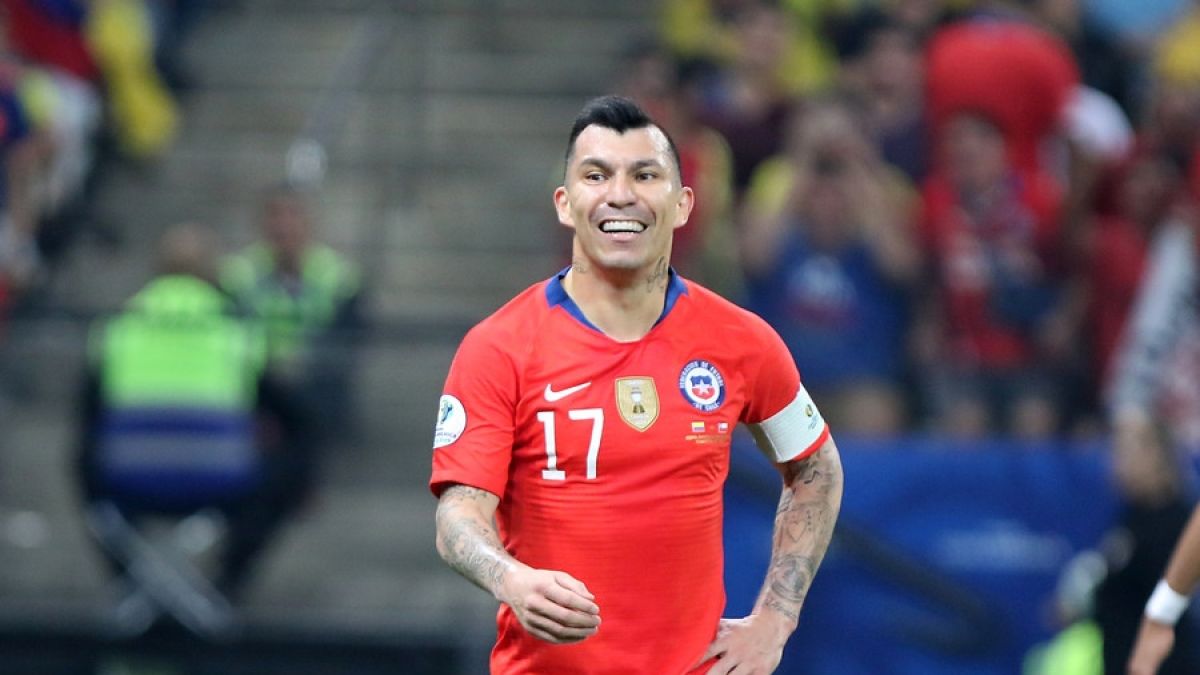 Popular futbolista chileno se lamenta por «el final de Fortnite»