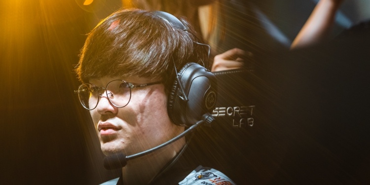 Faker photo