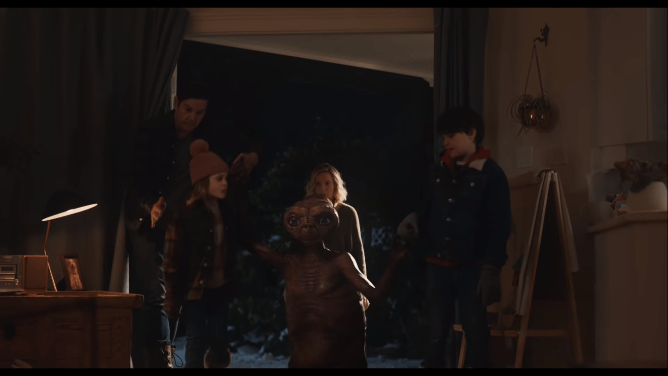 E.T. enters in Elliot's house with his family