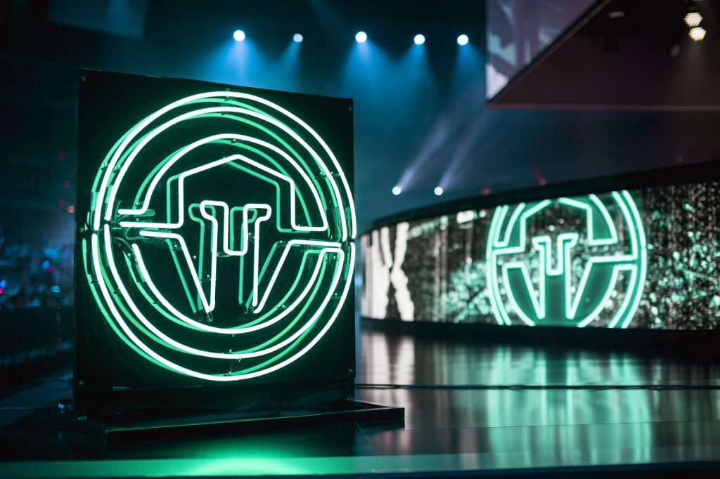 Immortals incorpora a sOAZ, Altec y Hakuho