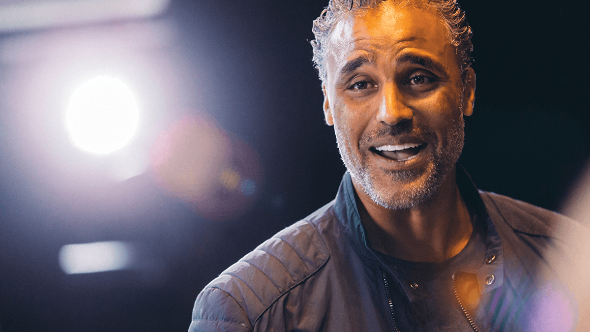 ¡Superación! Rick Fox logra salir de hierro tras 500 partidas