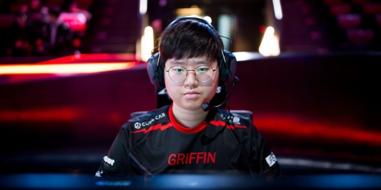 Sword Griffin at stage