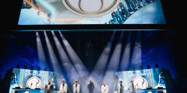 Invictus Gaming vence a FunPlus Phoenix en el primer encuentro de la LPL 2020