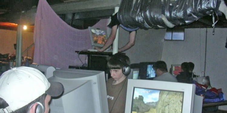 gamer pegado cinta adhesiva