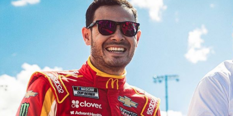 Otra vez NASCAR: Corredor es despedido por dicho racista en plena carrera virtual