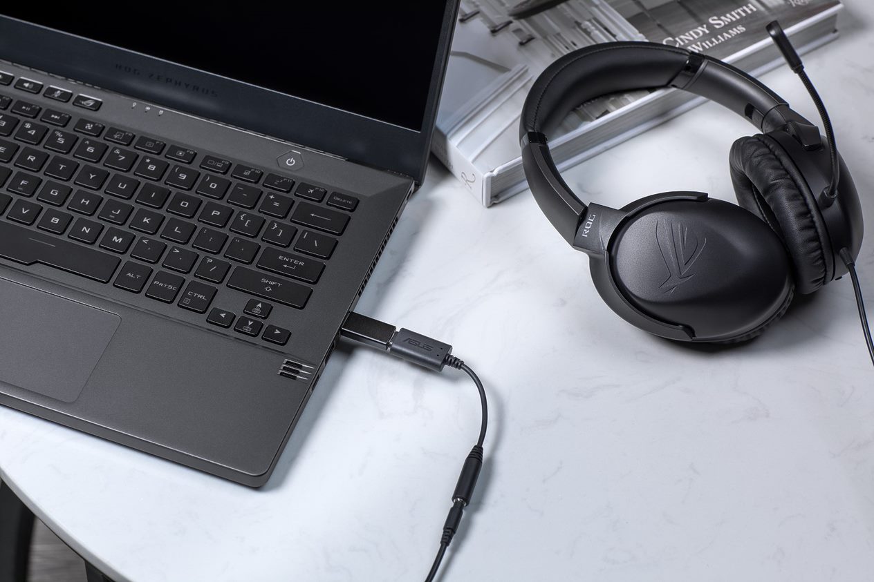 ASUS anuncia su nueva tecnología de cancelacion de ruido con IA.