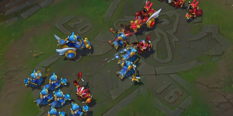 League of Legends minions fight