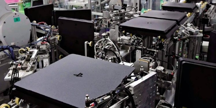 Portada de PlayStation 4 fabrica