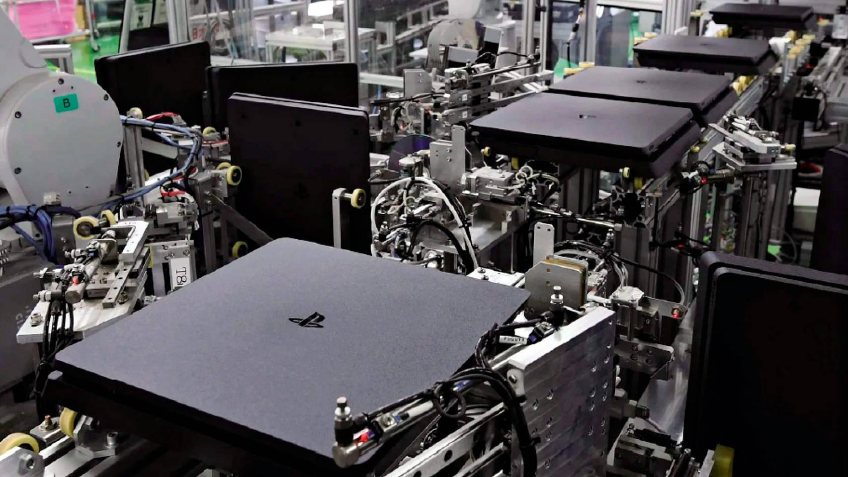 Portada de PlayStation 4 fabrica