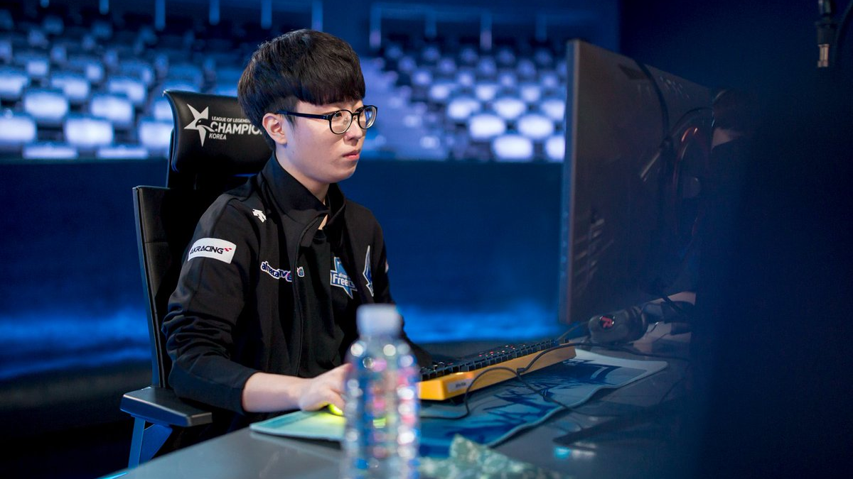 Afreeca Freecs arrendó un estadio completo para poder enfrentar a T1