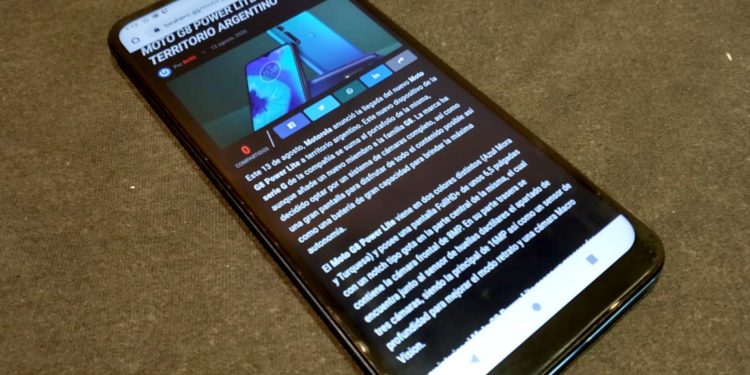 Moto G8 Power Lite review portada