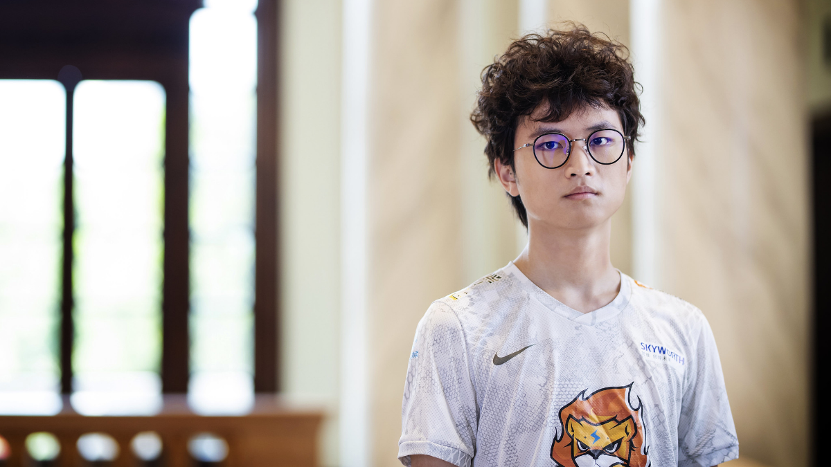 Infidelidades durante Worlds, las motivos tras la baja de Huanfeng del All Star