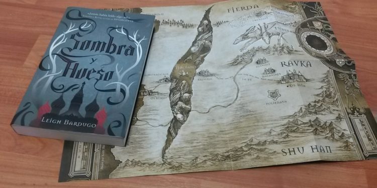 sombra y hueso portada