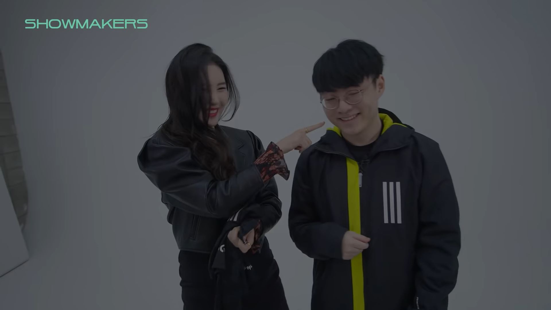 ShowMaker no puede con los nervios tras conocer a Sunmi, popular cantante coreana