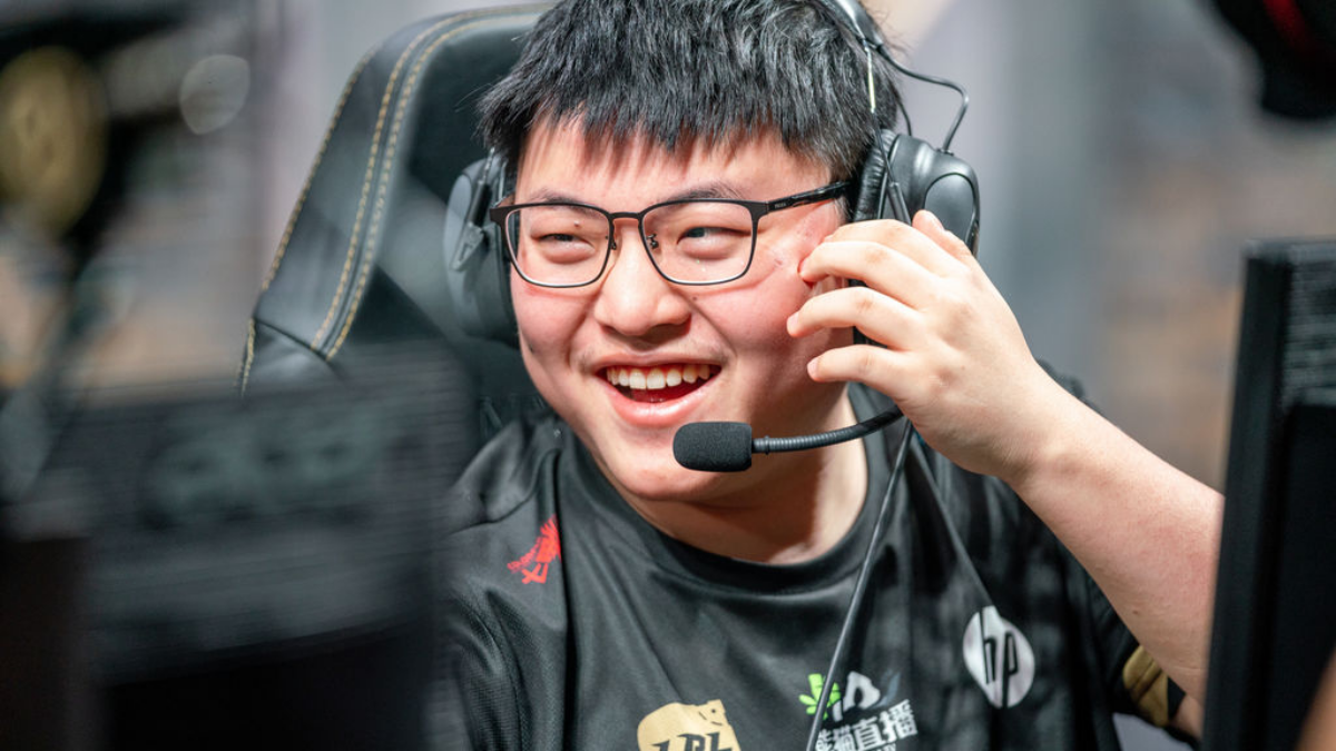 ¿Vuelve el ídolo chino? fundador de RNG habla del regreso de Uzi