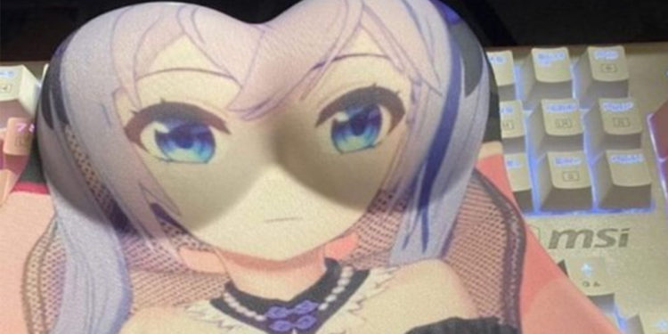 Mousepad de waifu deforme