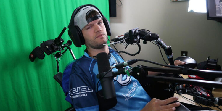 Streamer juega videojuegos con la boca tras sufrir grave accidente y es Diamante en Apex Legends