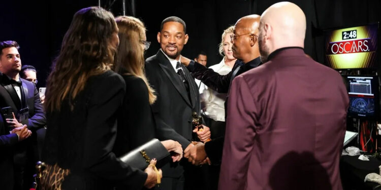 Will Smith enfrenta medida disciplinaria tras negarse a irse de los Óscar luego del incidente
