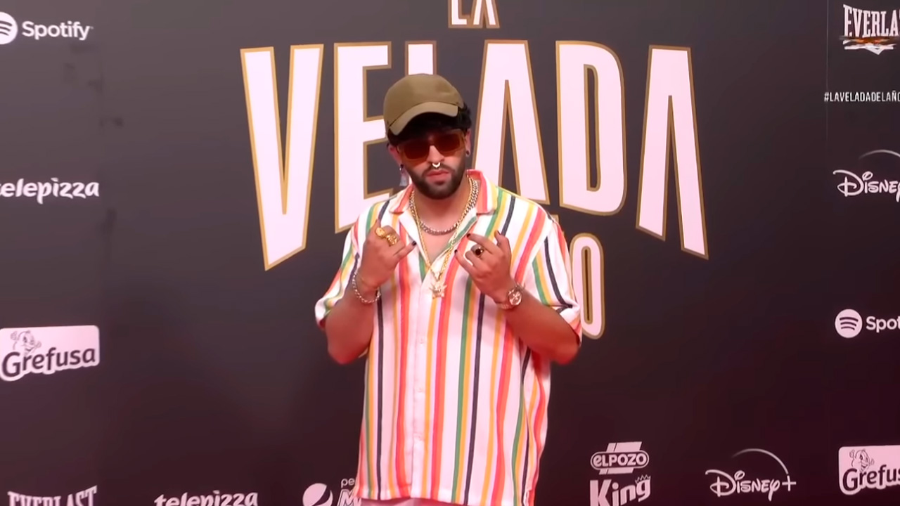 ¿Estuvo presente Bad Bunny en la alfombra roja de La Velada del Año 2 o era un doble?