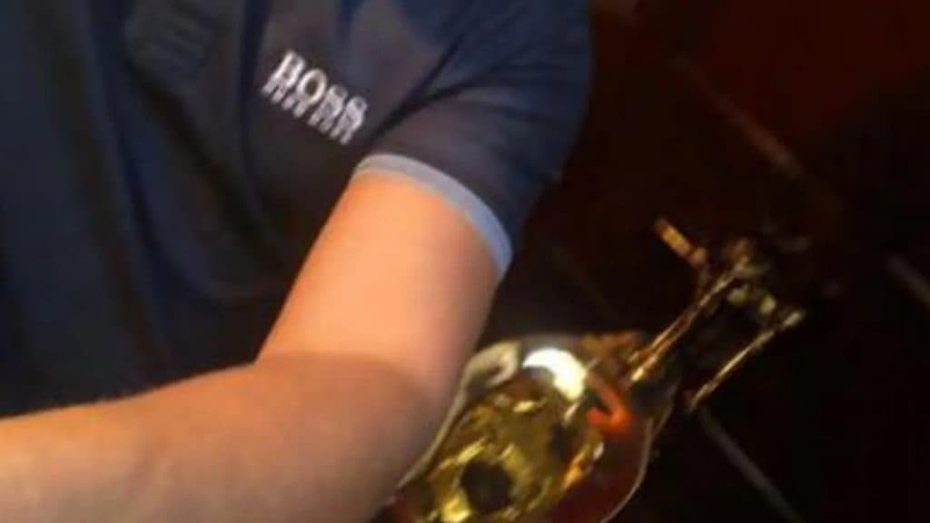 Selfie con el inodoro de oro.