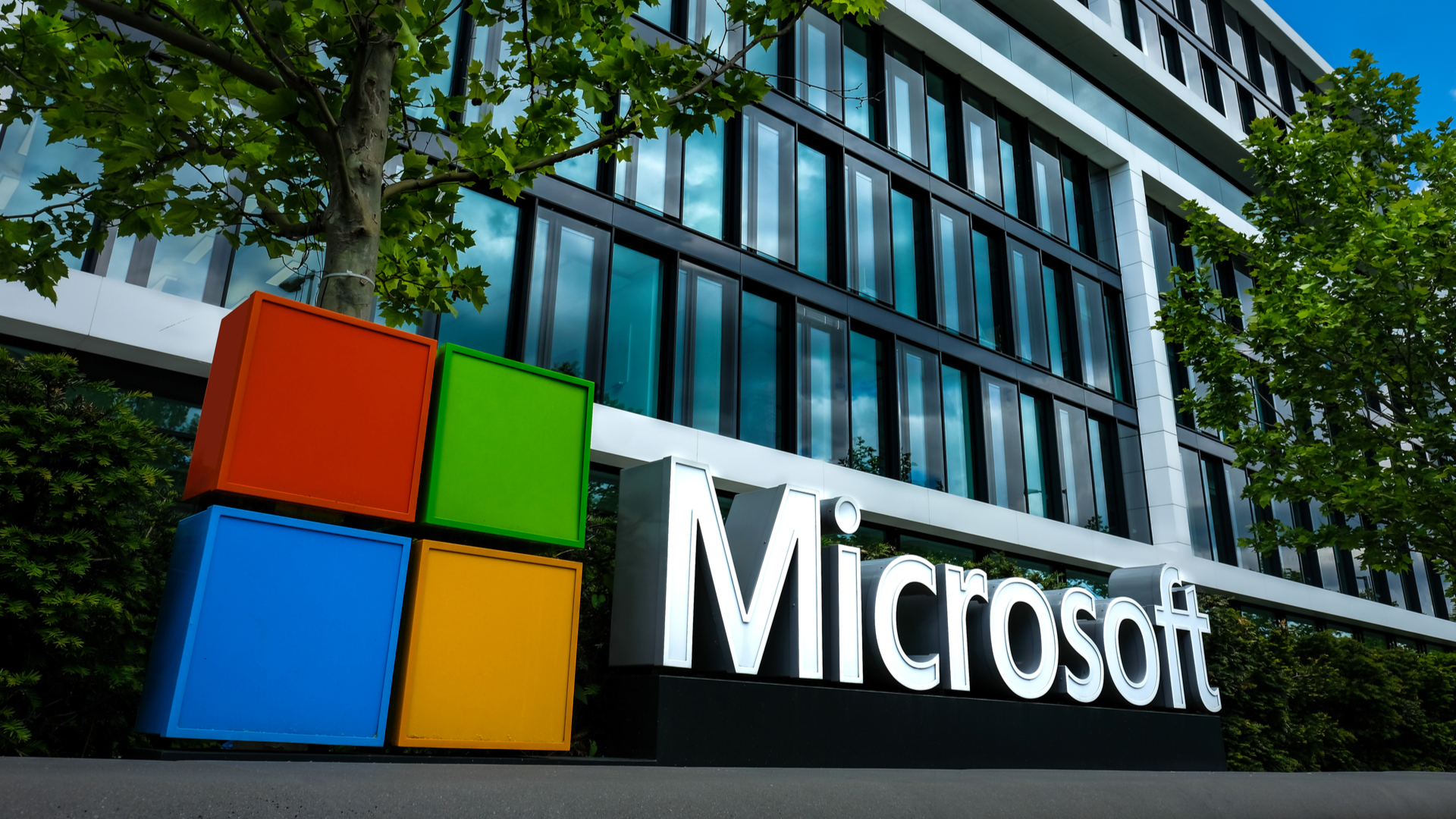 juegos multiplataforma Satya Nadella